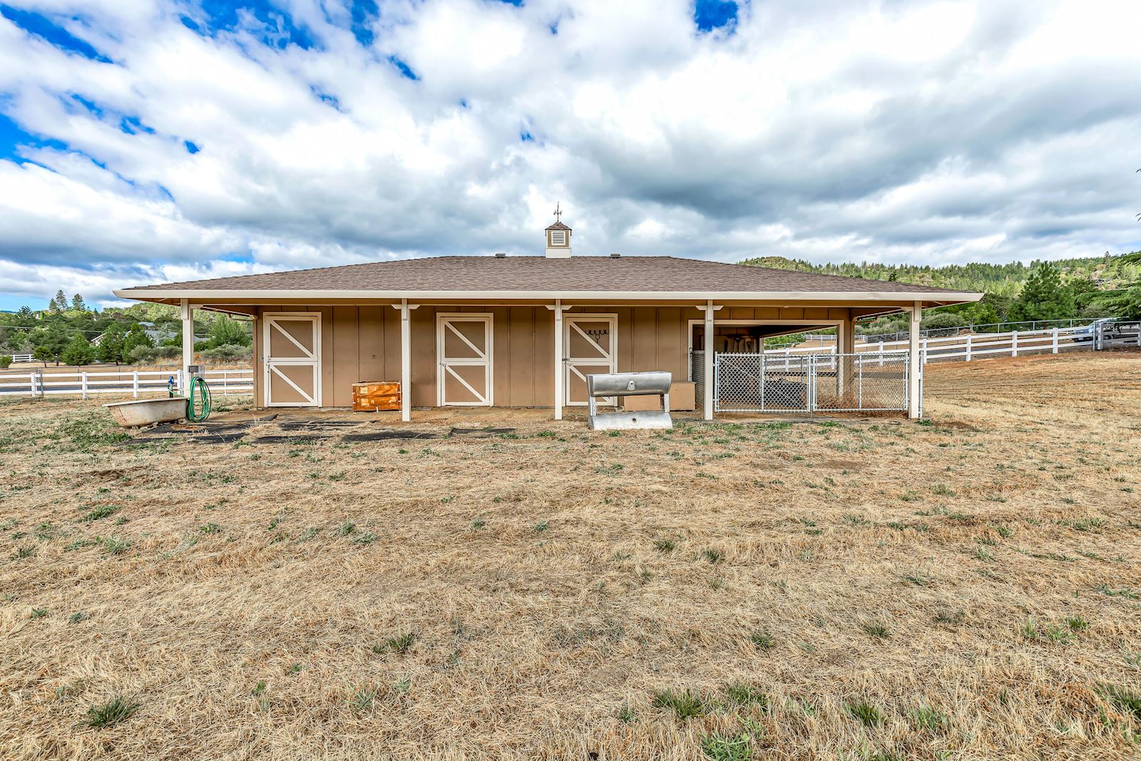 3711 Livingston Road, Central Point Dixie Hackstedde, Principal Broker